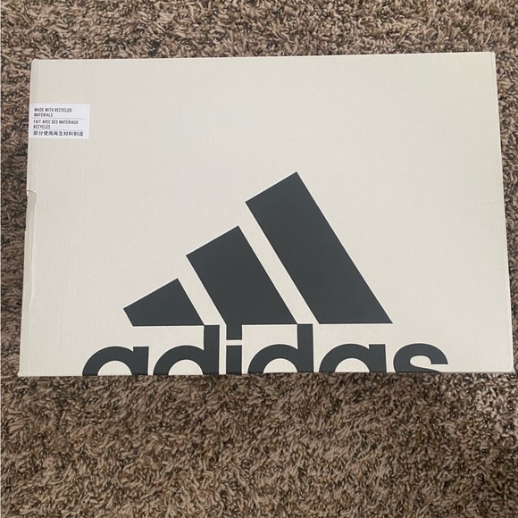 Adidas Athletic Shoe / Sneaker M 7.5 or W 8.5 in Box - Picture 12 of 13